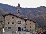 46 Al Santuario del Perello (870 m) facciata rivolta ad est 